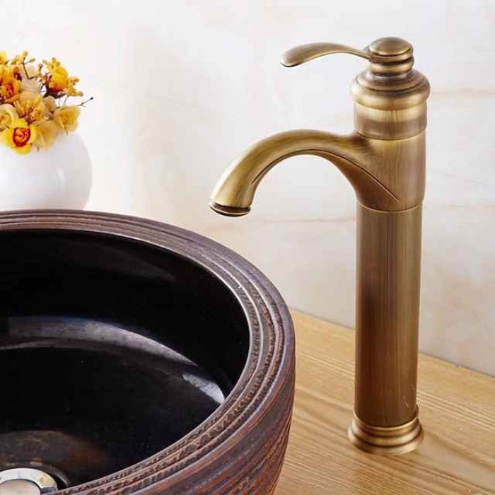 Bathroom Sink Faucet,Antique Brass Traditional Style Single Handle One Hole Bath Taps with Hot and Cold Switch and Ceramic Valve