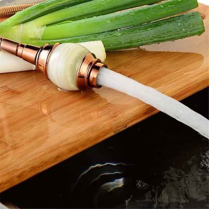 Traditional Kitchen Faucet with Pull Out Sprayer Rose Golden, 360 Swivel Brass Single Handle One Hole Pull Down Kitchen Taps with Hot and Cold Water Vintage Retro Style