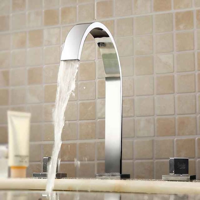 Bathroom Sink Faucet - Rotatable / Widespread / Waterfall Chrome Deck Mounted Two Handles Three HolesBath Taps