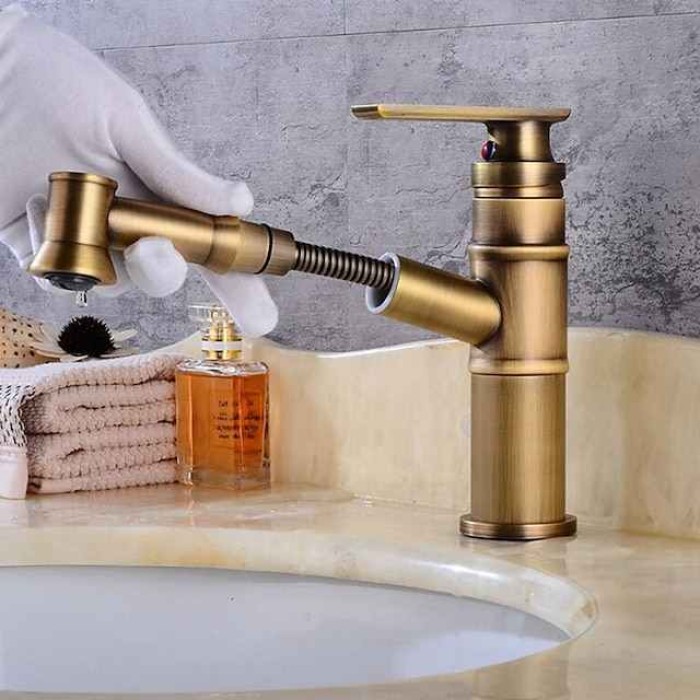 Bathroom Sink Faucet - Pull out Oil-rubbed Bronze / Antique Brass Centerset Single Handle One HoleBath Taps