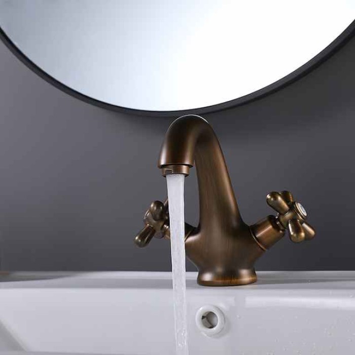 Bathroom Sink Faucet - FaucetSet Oil-rubbed Bronze / Antique Brass / Electroplated Centerset Two Handles One HoleBath Taps