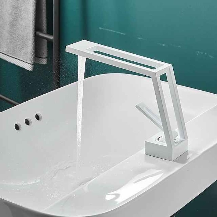 Bathroom Sink Faucet - Classic Electroplated / Painted Finishes Centerset Single Handle One HoleBath Taps