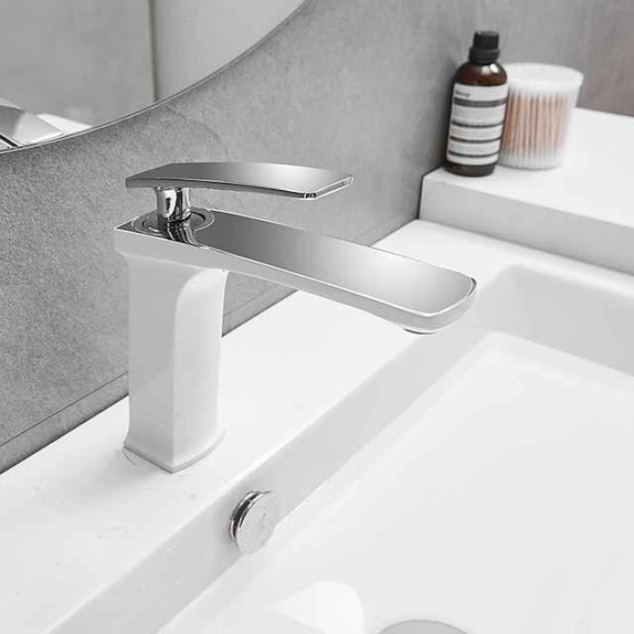 Bathroom Sink Faucet - Classic / Waterfall Brushed / Electroplated / Painted Finishes Centerset Single Handle One HoleBath Taps