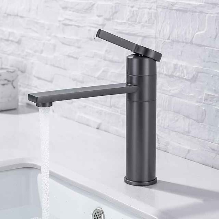 Bathroom Sink Faucet - Rotatable Chrome Centerset Single Handle One HoleBath Taps