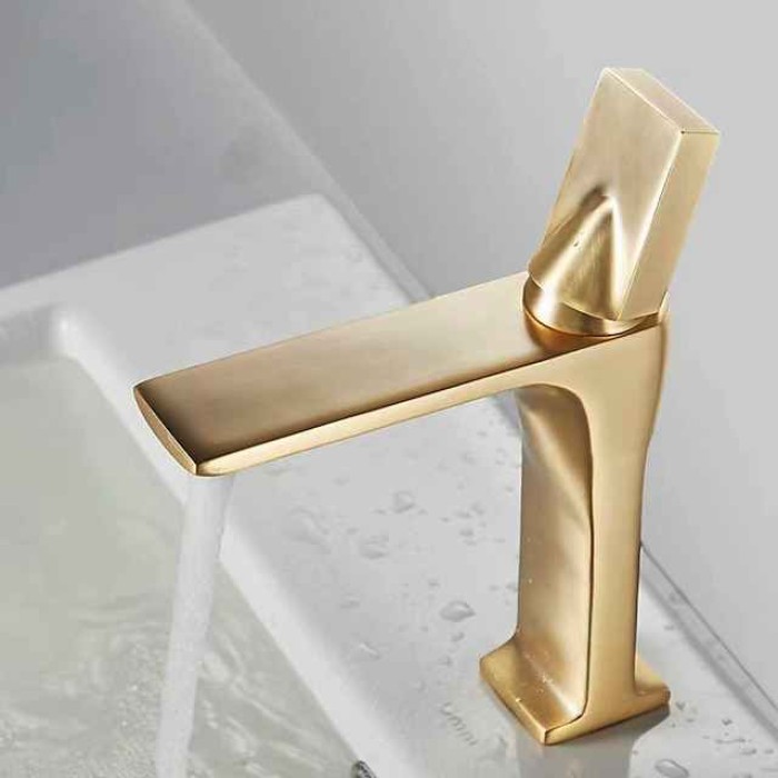 Bathroom Sink Faucet - Classic Electroplated Centerset Single Handle One HoleBath Taps