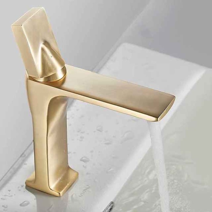 Bathroom Sink Faucet - Classic Electroplated Centerset Single Handle One HoleBath Taps