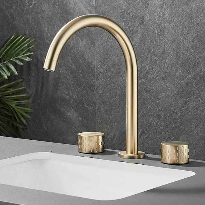 Bathroom Sink Faucet - Rotatable / Classic Electroplated Widespread Two Handles Three Holes Bath Taps