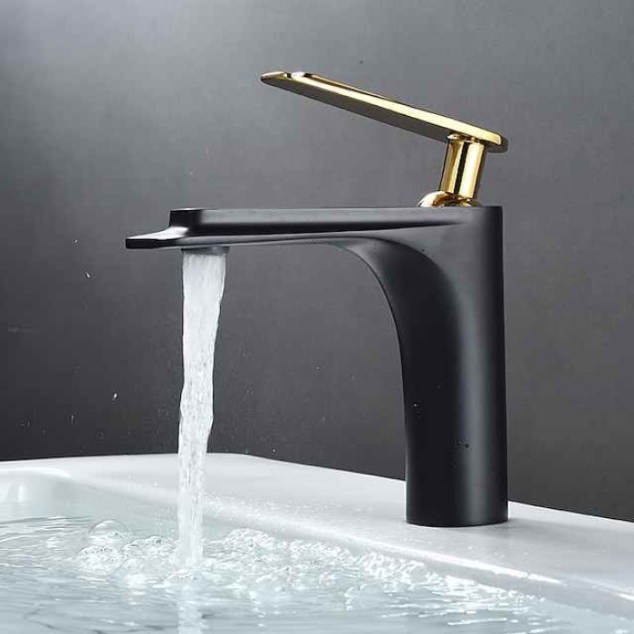 Bathroom Sink Faucet - Classic Electroplated / Painted Finishes Centerset Single Handle One HoleBath Taps