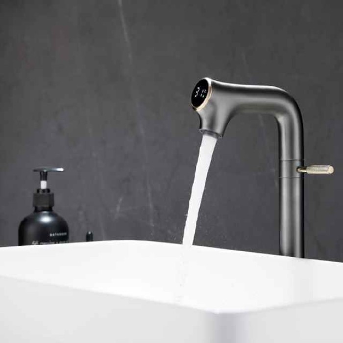 Bathroom Sink Faucet - Rotatable / LED / Classic Chrome / Brushed / Electroplated Centerset Single Handle One HoleBath Taps