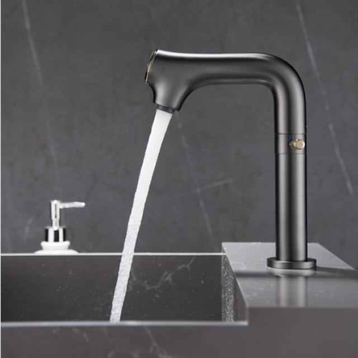 Bathroom Sink Faucet - Rotatable / LED / Classic Chrome / Brushed / Electroplated Centerset Single Handle One HoleBath Taps